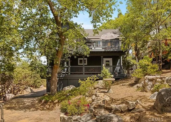 Charming Getaway Cabin